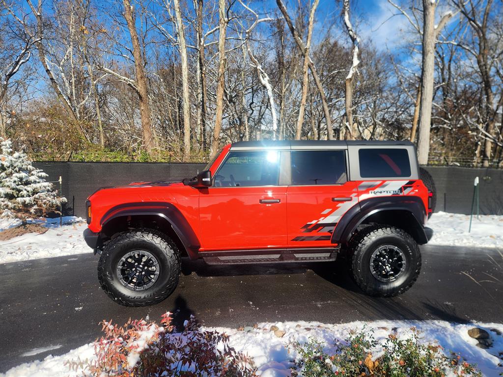 2023 Ford Bronco Raptor photo 2