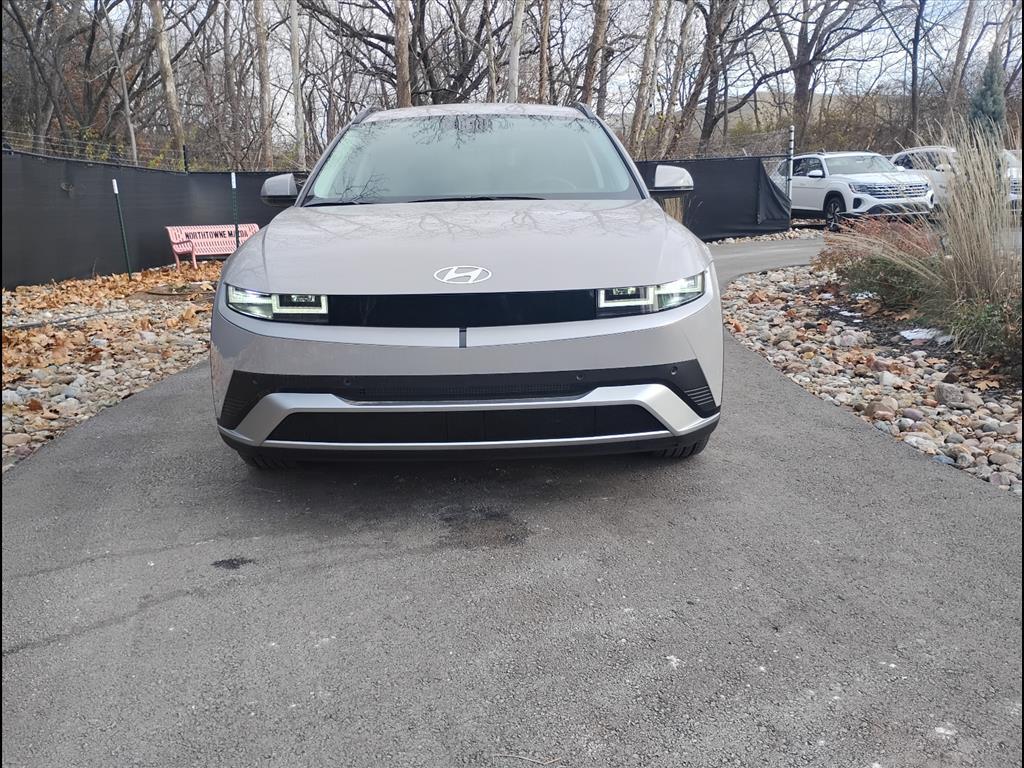 2025 Hyundai IONIQ 5 SEL's photo