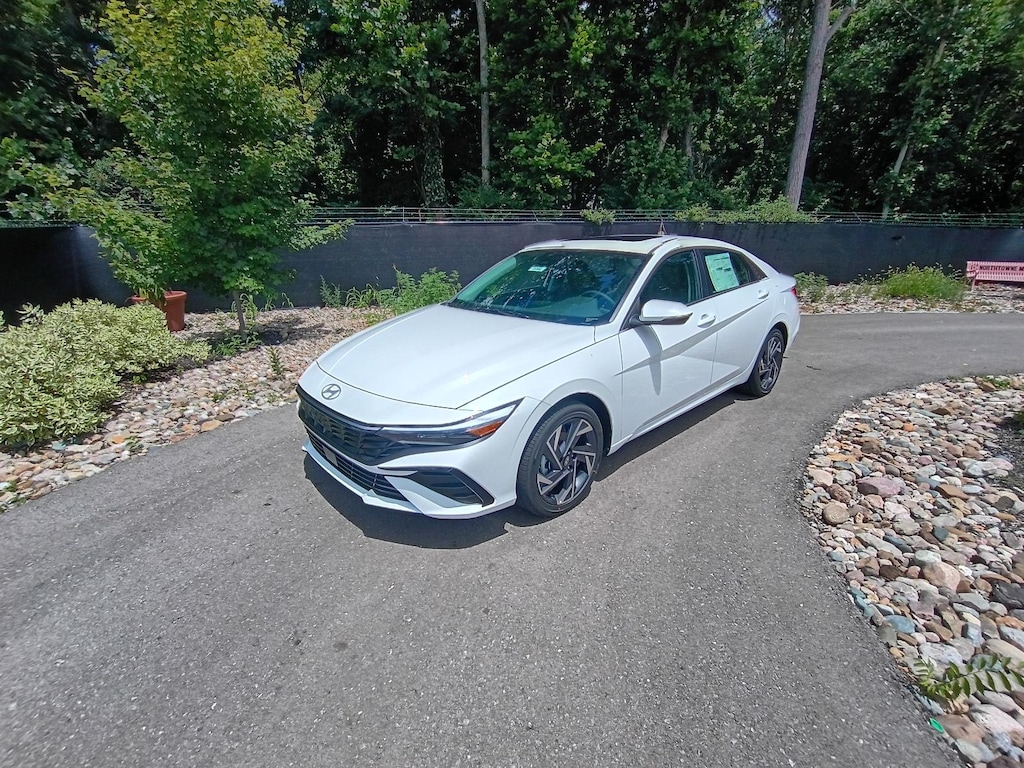 New 2026 Hyundai Elantra Limited Sedan