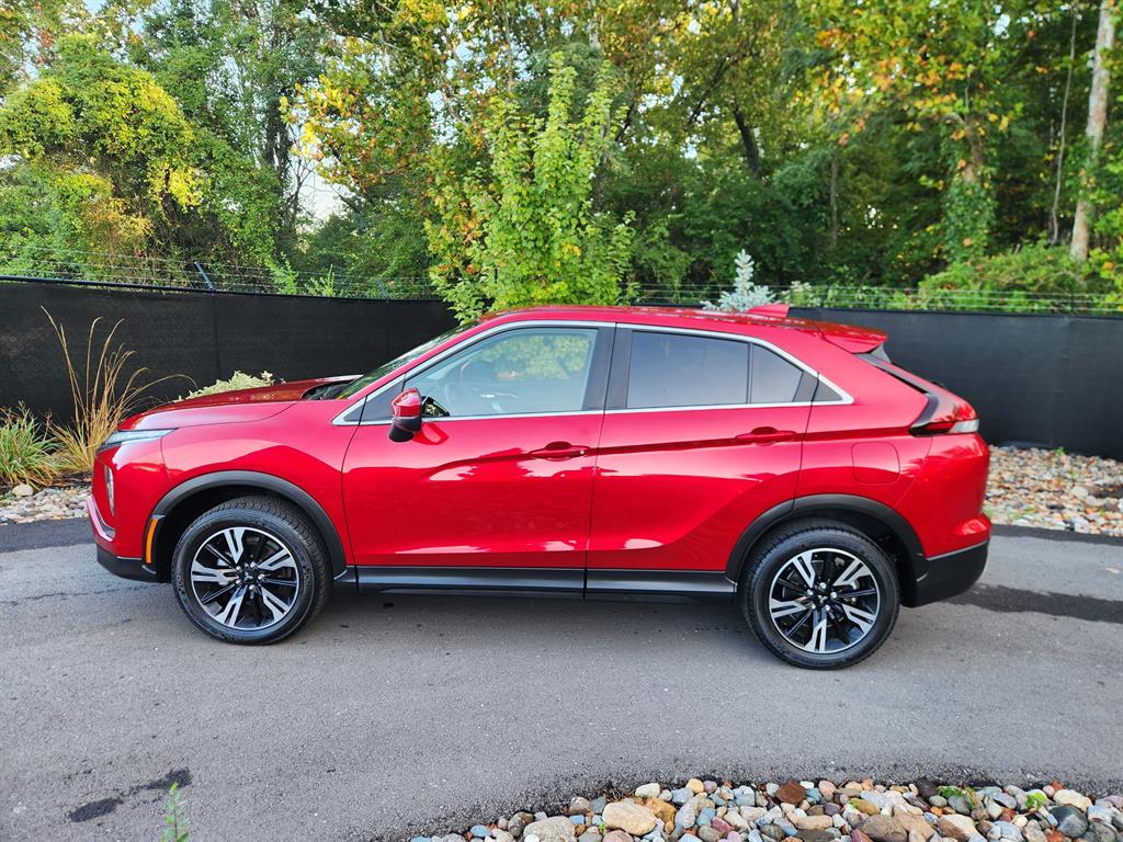 2024 Mitsubishi Eclipse Cross SE photo 2