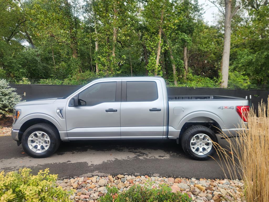 2023 Ford F-150 XLT photo 2