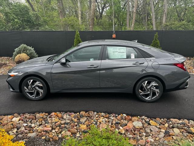2025 Hyundai Elantra Hybrid Limited photo 2