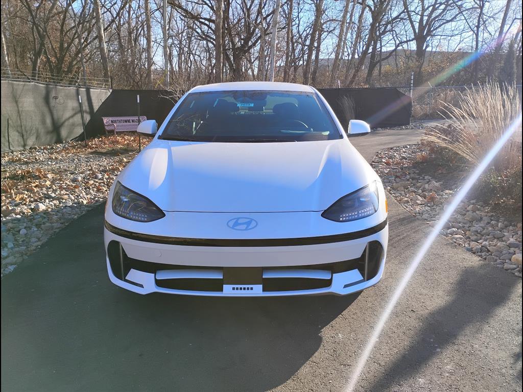 2025 Hyundai IONIQ 6 SEL's photo