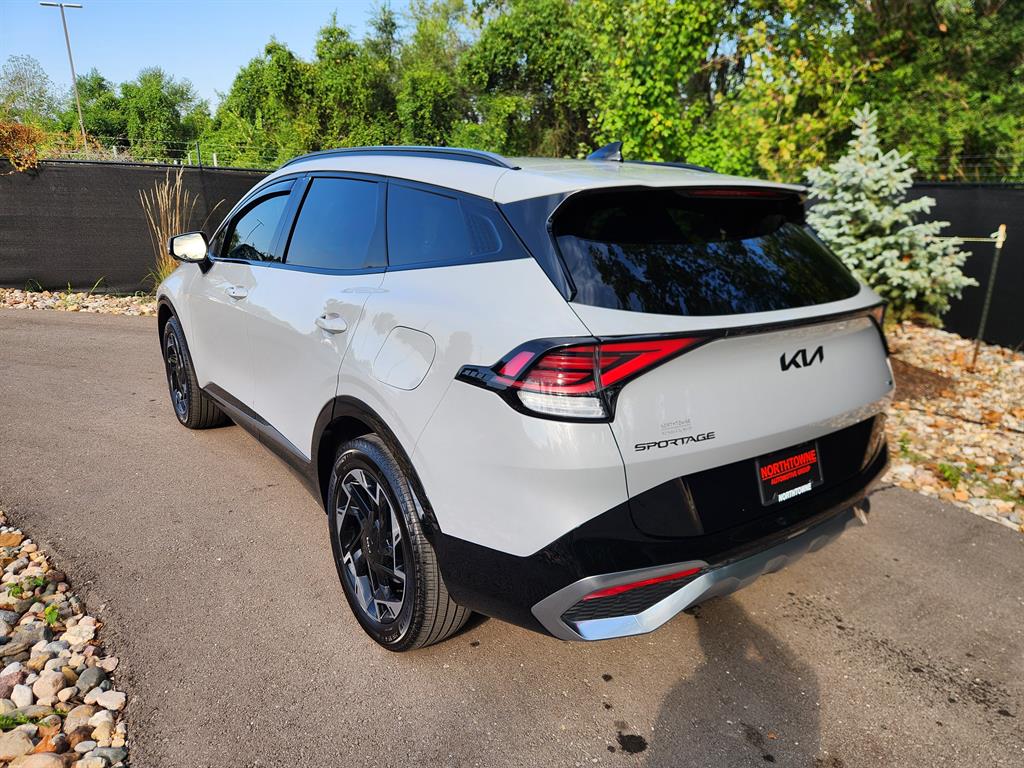 2025 Kia Sportage photo 3