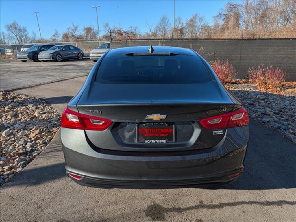 Used 2016 Chevrolet Malibu LT w/1LT Sedan