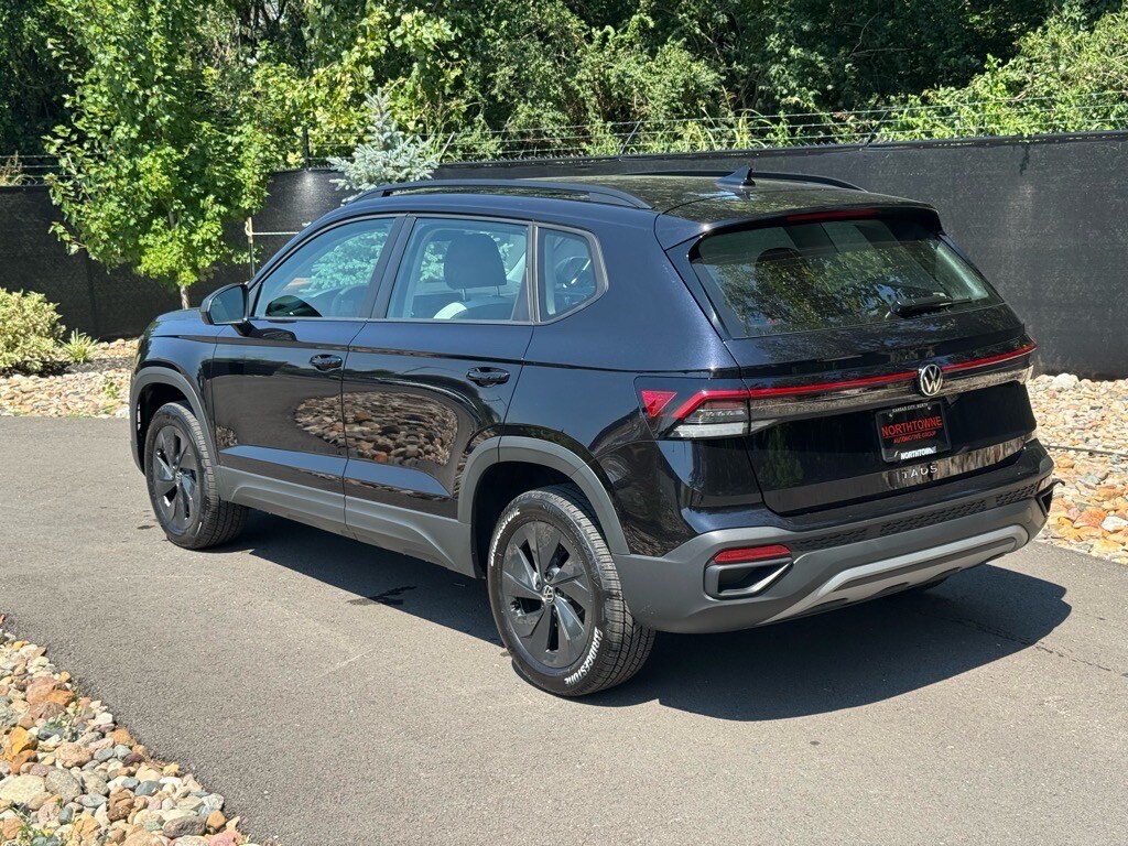 2025 Volkswagen Taos S photo 3