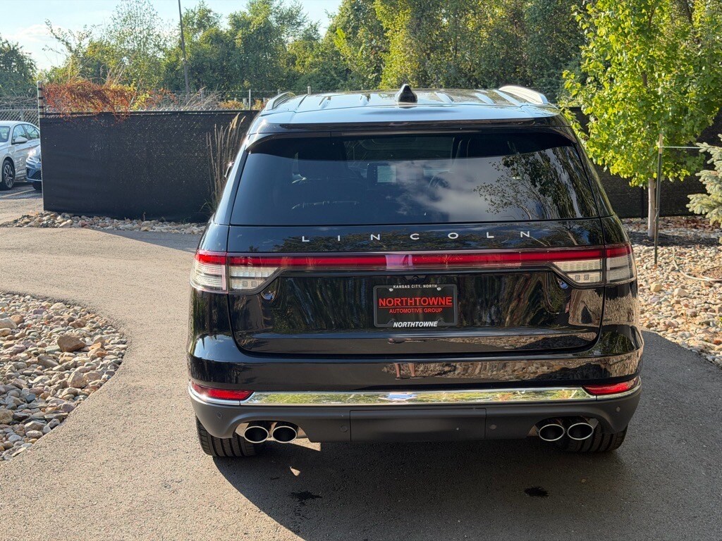 2025 Lincoln Aviator Reserve photo 4