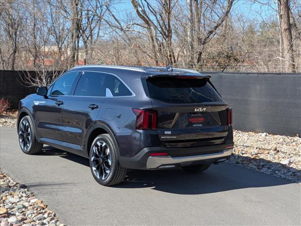 Used 2025 Kia Sorento EX SUV