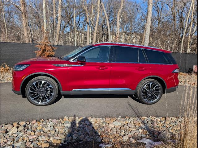 2025 Lincoln Aviator Reserve photo 2