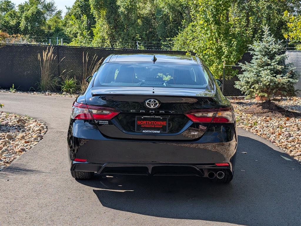 2024 Toyota Camry SE photo 4