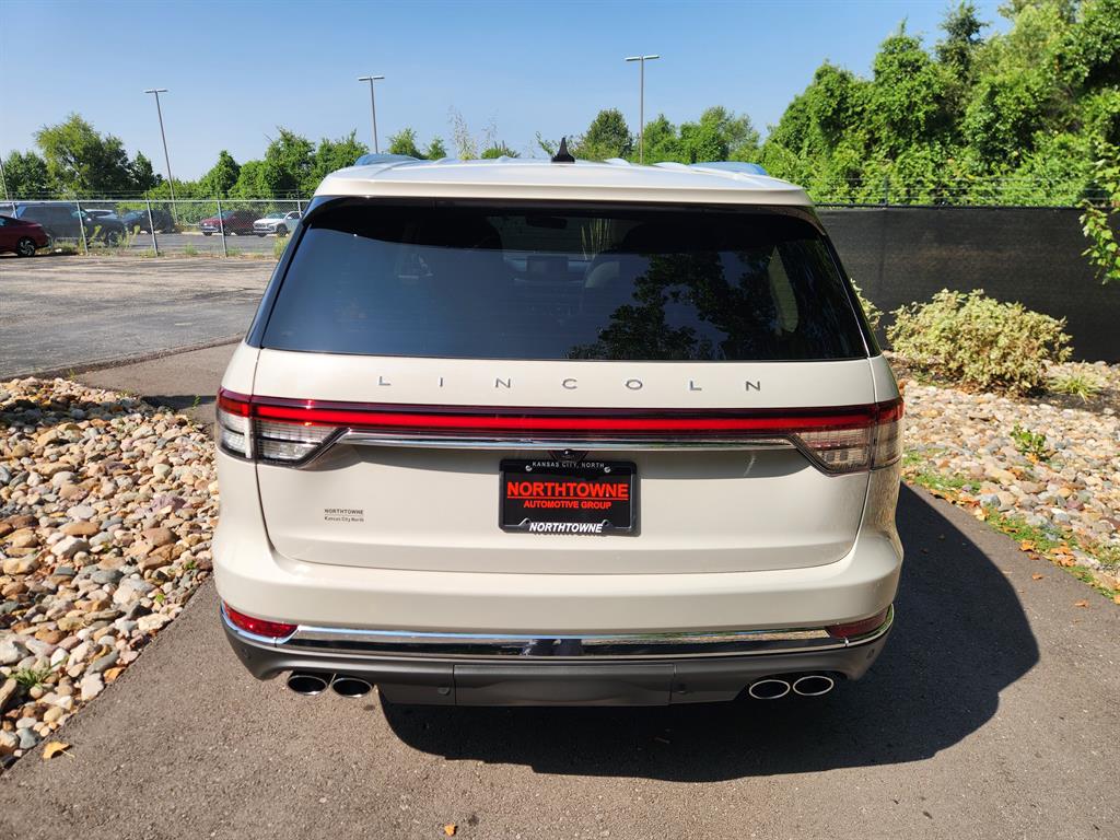 2022 Lincoln Aviator Reserve photo 4