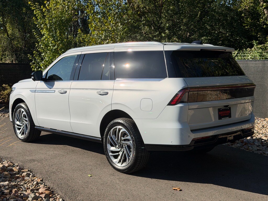 2025 Lincoln Navigator Reserve photo 3