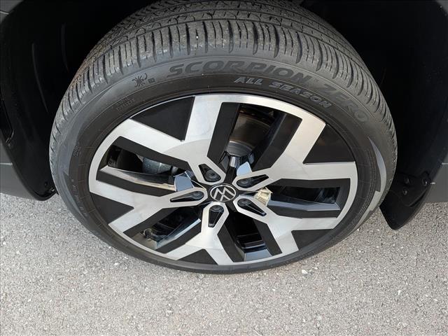 2023 Volkswagen Taos SEL - Photo 9