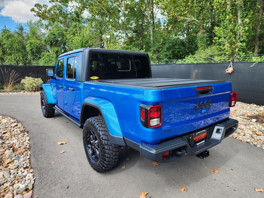 2021 Jeep Gladiator Sport photo 2