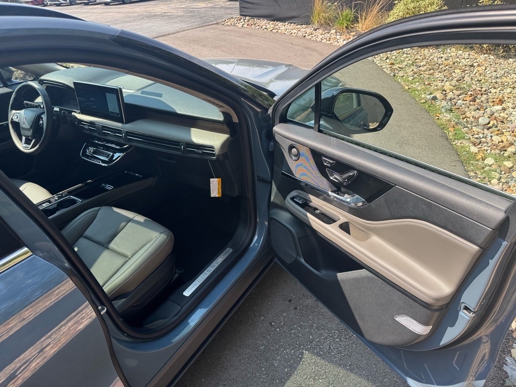 2025 Lincoln Corsair Reserve - Photo 11