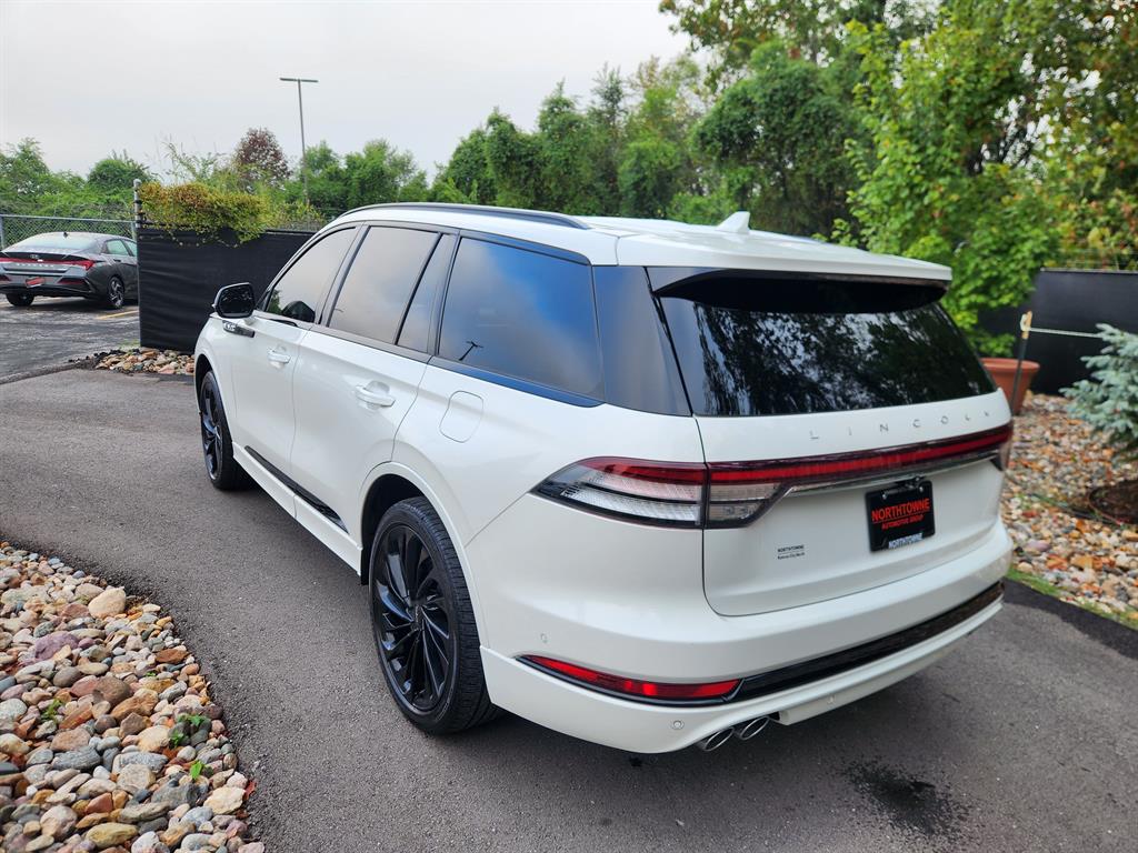 2023 Lincoln Aviator Reserve photo 3