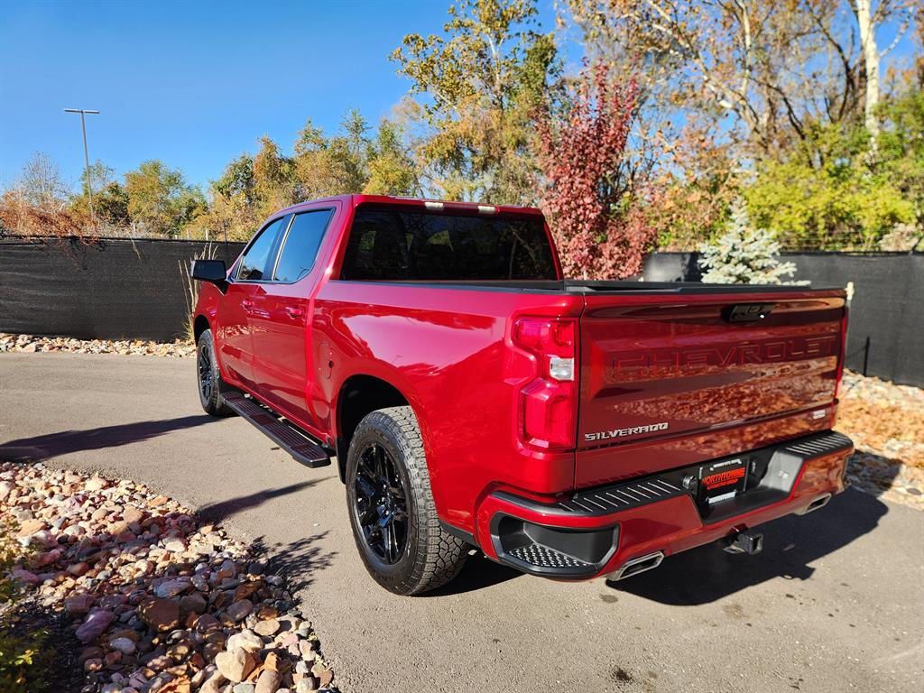 2023 Chevrolet Silverado 1500 RST photo 3