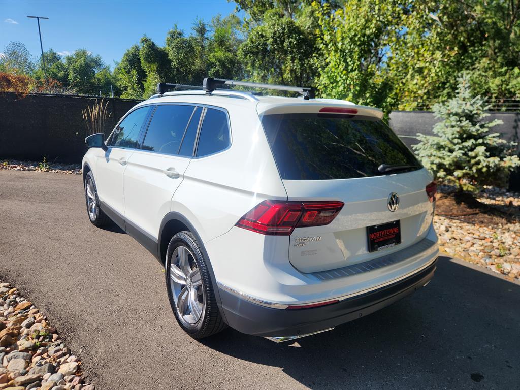 2018 Volkswagen Tiguan SEL Premium photo 3