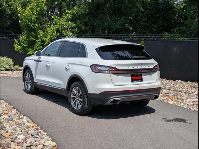 2020 Lincoln Nautilus Standard photo 3