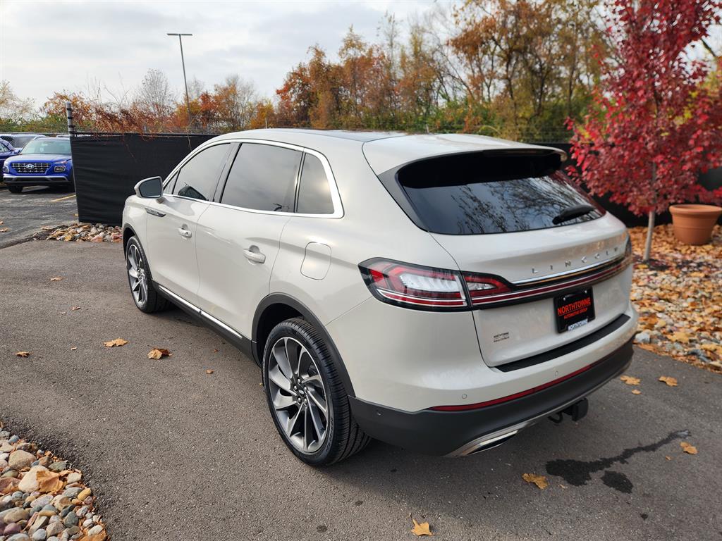 2021 Lincoln Nautilus Reserve photo 3