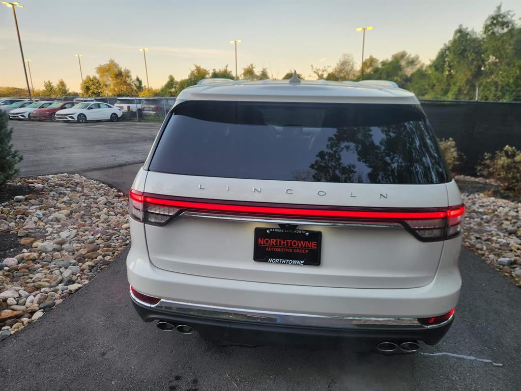 2022 Lincoln Aviator Reserve photo 4