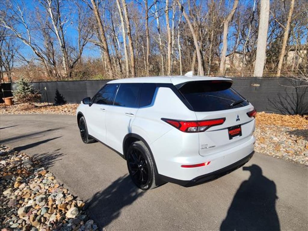 Used 2023 Mitsubishi Outlander Black Edition SUV
