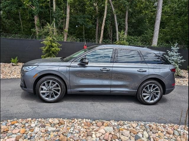 2024 Lincoln Corsair Grand Touring photo 2