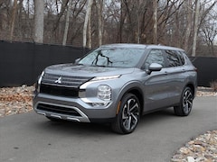 2024 Mitsubishi Outlander SE SUV