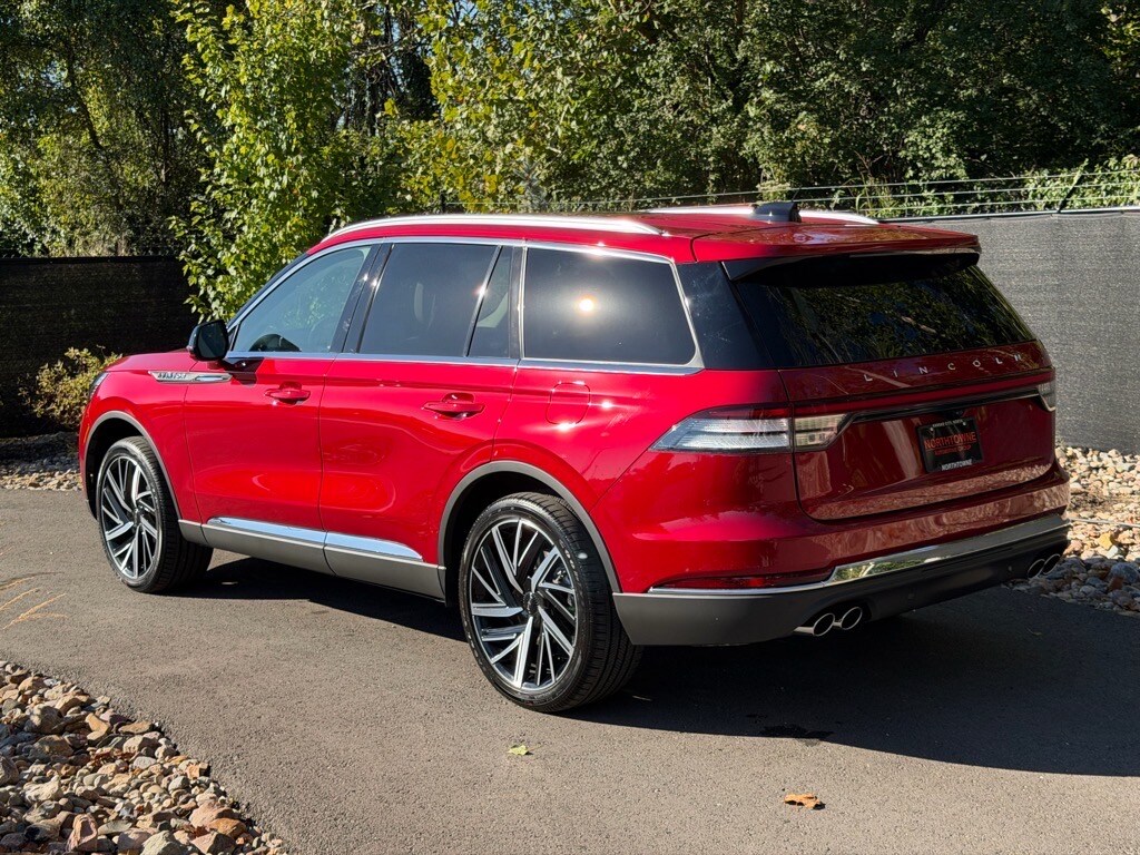 2025 Lincoln Aviator Reserve photo 2