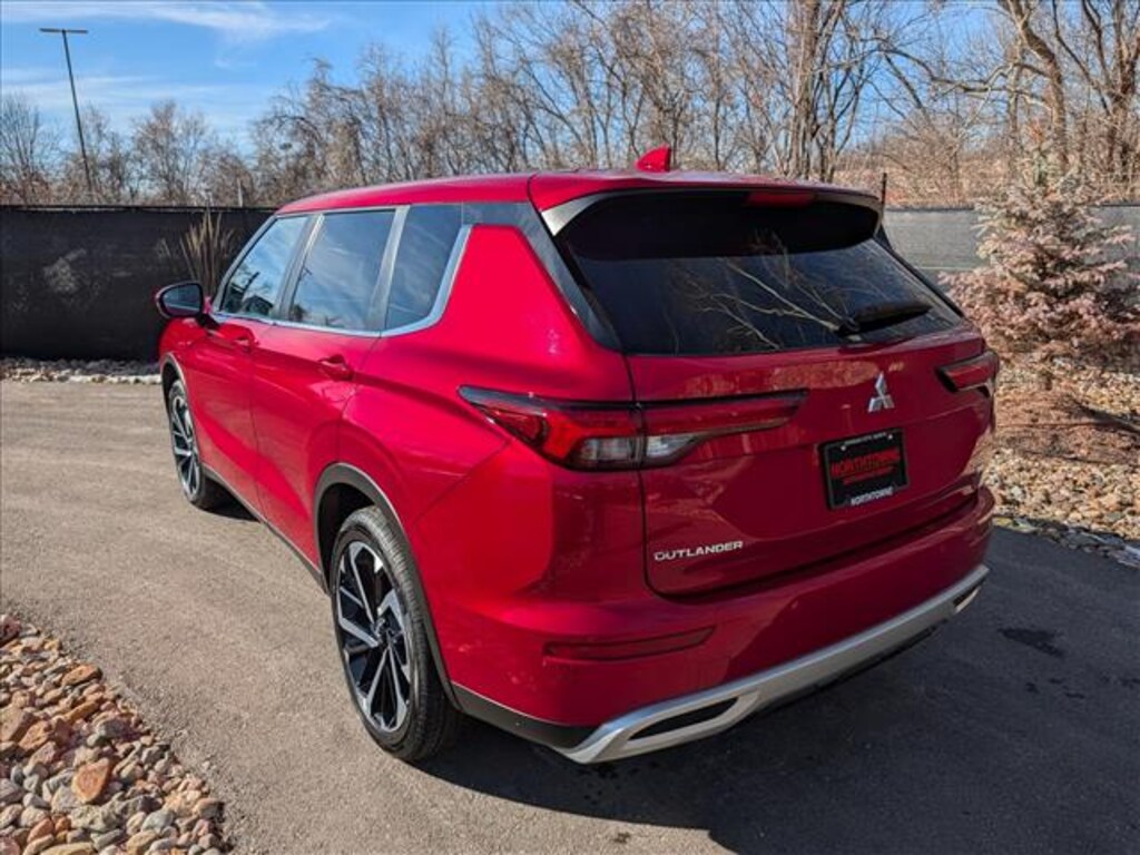 Used 2024 Mitsubishi Outlander SE SUV
