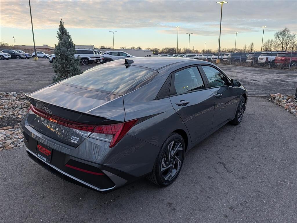 Used 2025 Hyundai Elantra HEV SEL Sedan