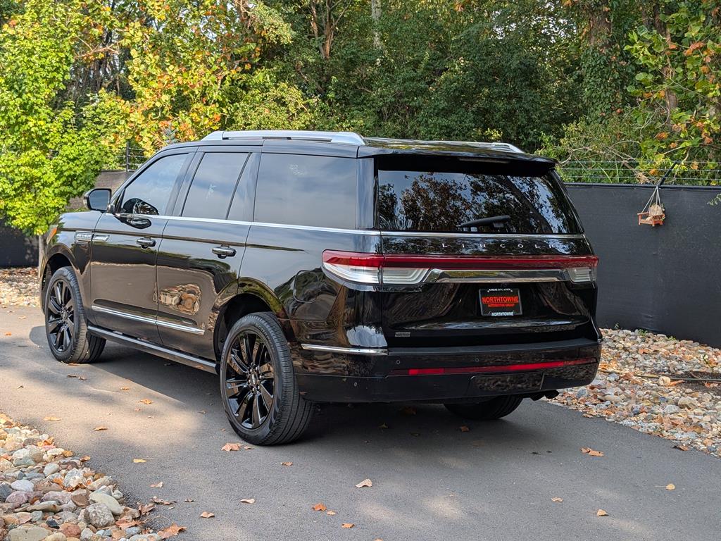 2022 Lincoln Navigator Reserve photo 2