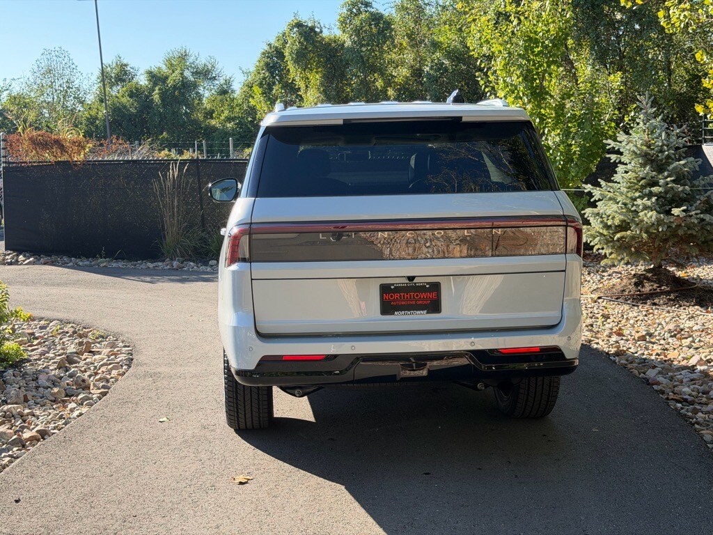 2025 Lincoln Navigator Reserve photo 4