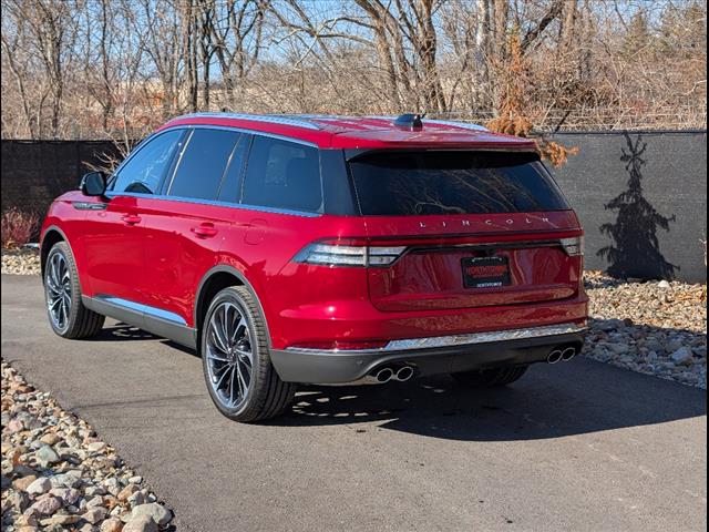2025 Lincoln Aviator Reserve photo 3
