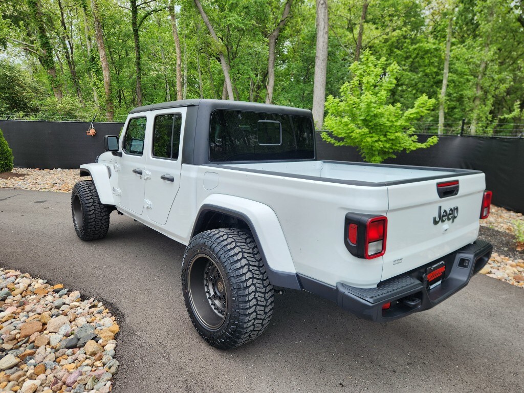 2023 Jeep Gladiator Overland photo 3