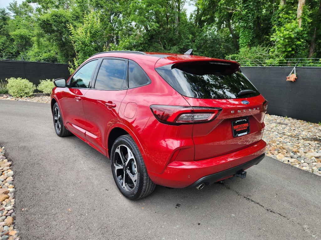 2023 Ford Escape ST-Line Select photo 3