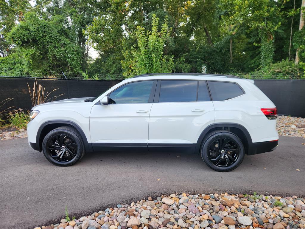 2022 Volkswagen Atlas V6 SE Technology photo 2