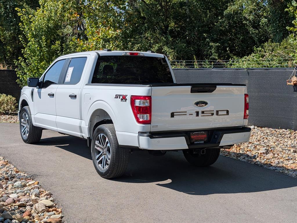 2022 Ford F-150 XL photo 3