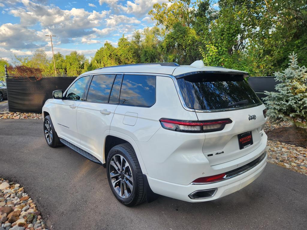 2021 Jeep Grand Cherokee Overland photo 3