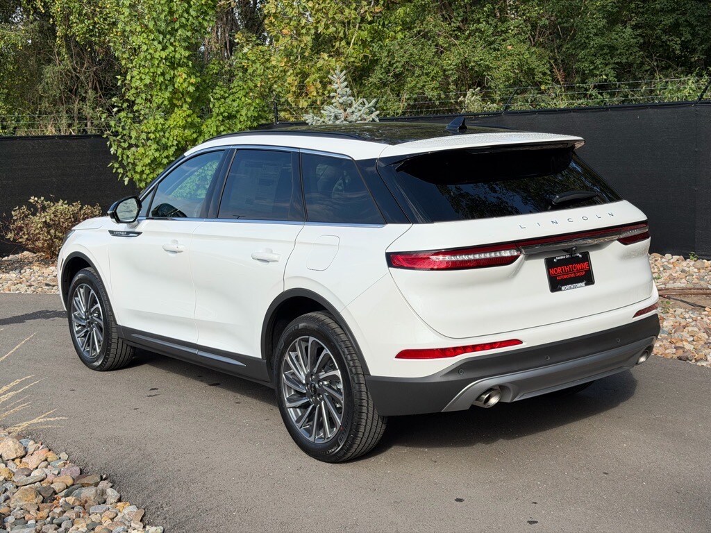 2026 Lincoln Corsair Reserve photo 3