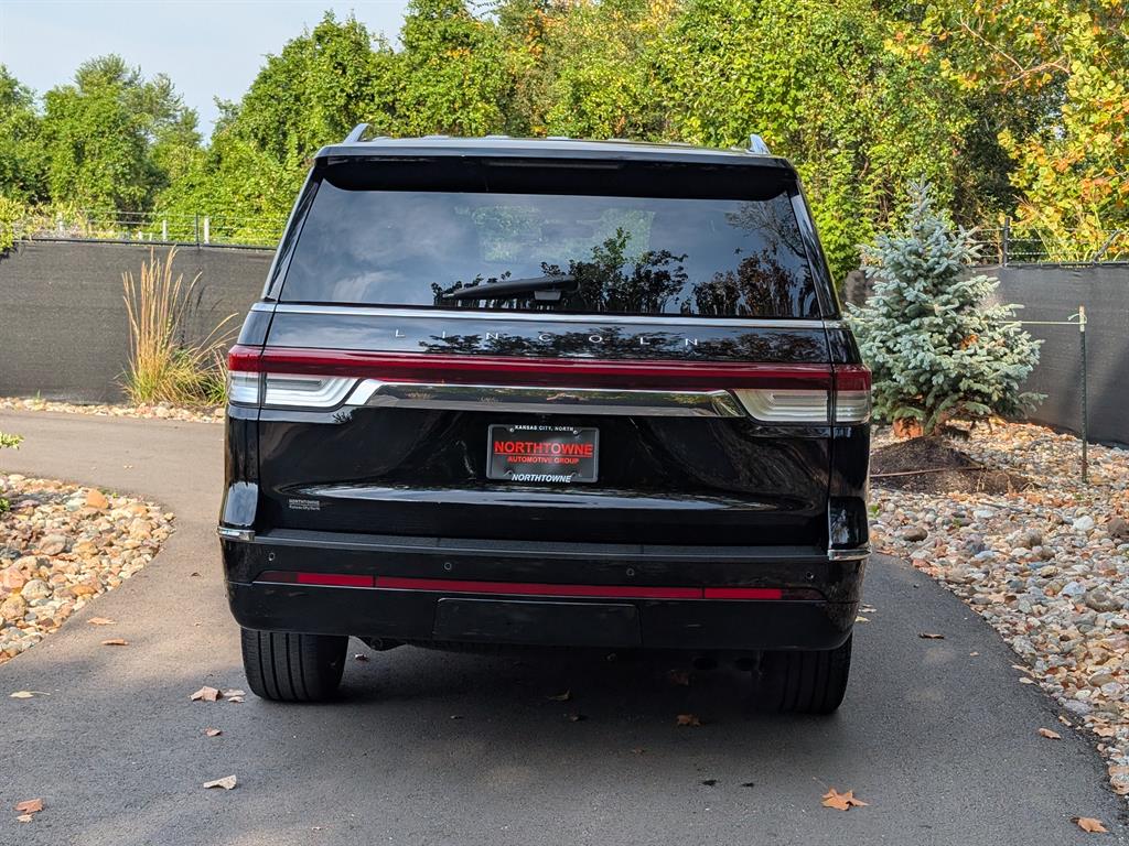 2022 Lincoln Navigator Reserve photo 3
