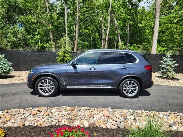 Used 2019 BMW X5 40i with VIN 5UXCR6C58KLL12242 for sale in Kansas City, MO