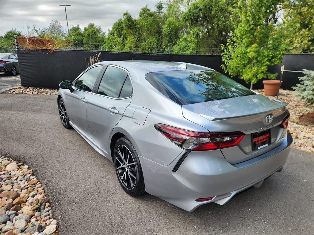 2024 Toyota Camry SE photo 2