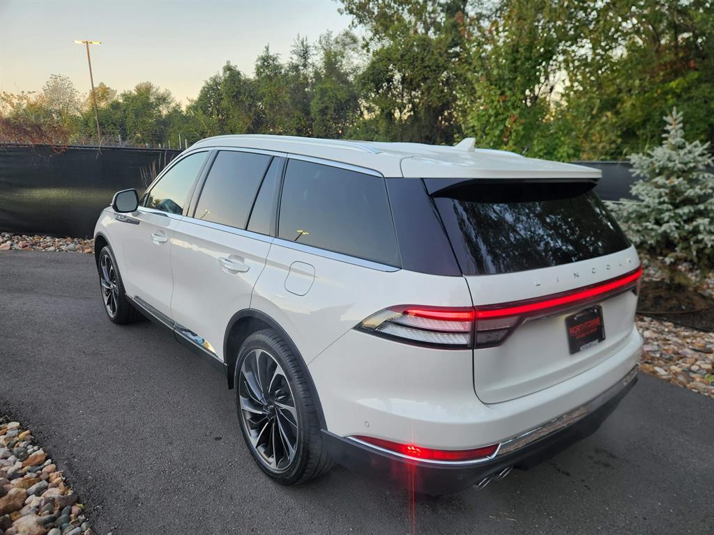 2022 Lincoln Aviator Reserve photo 3