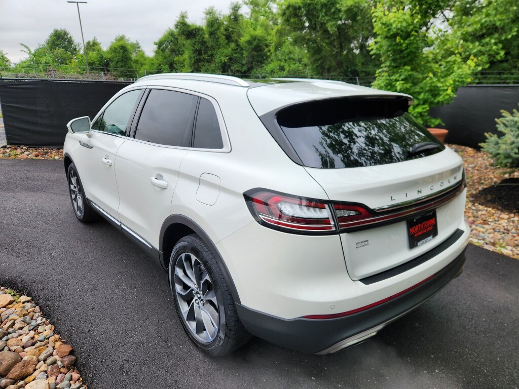 2022 Lincoln Nautilus Reserve photo 3