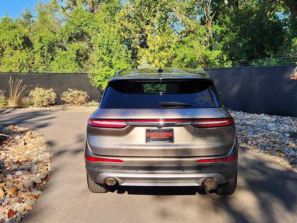 2021 Lincoln Corsair Standard photo 4