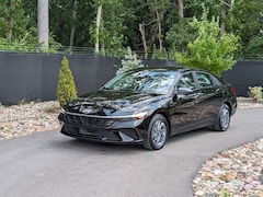 2024 Hyundai Elantra HEV Blue Sedan
