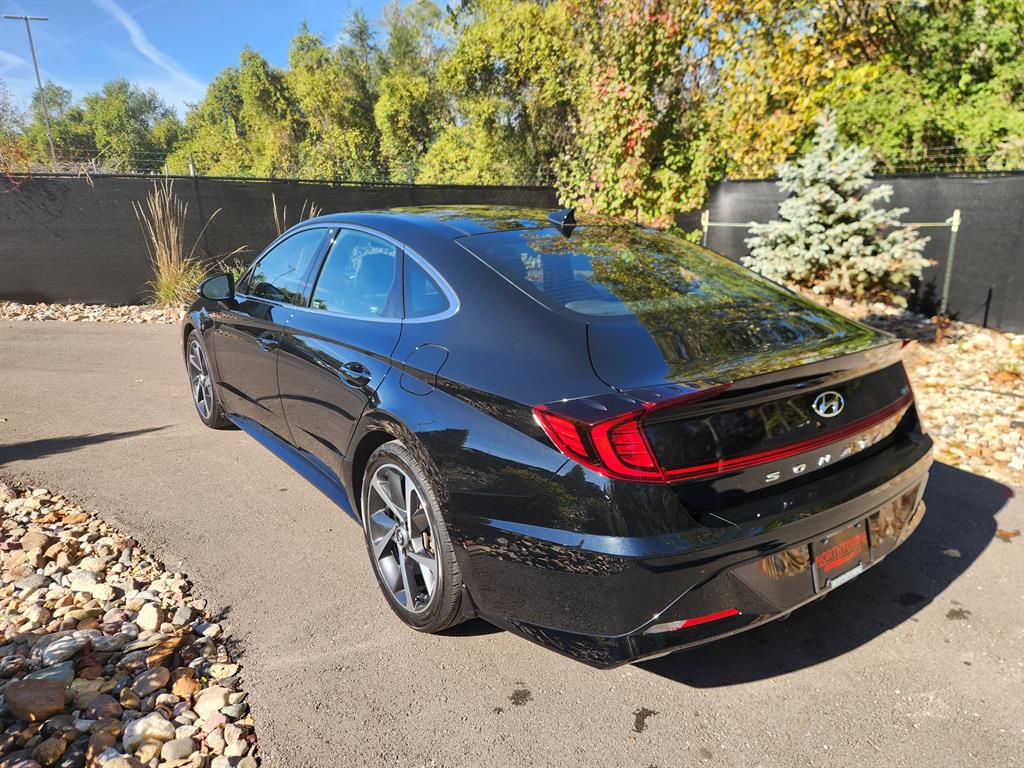 2021 Hyundai Sonata SEL Plus photo 2