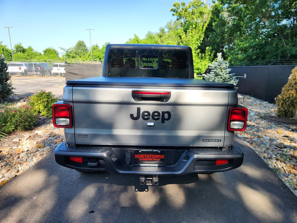 2020 Jeep Gladiator Sport photo 4