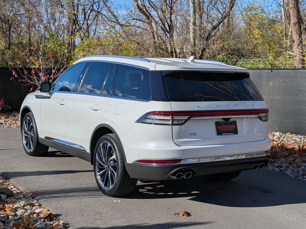 2022 Lincoln Aviator Reserve photo 3